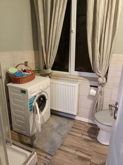 Lovely Apartament In Bucharest, Baba Novac Area Luaran gambar